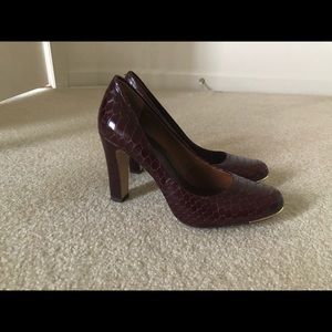 Banana Republic Snake print Round Toe Heels